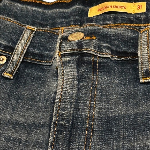 Levi’s Mid Length Denim Blue Women's Shorts Size 31 - Picture 3 of 4